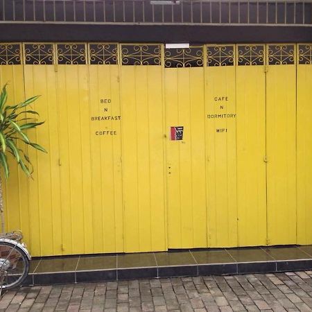 Ola Lavanderia Cafe Malacca Exterior photo