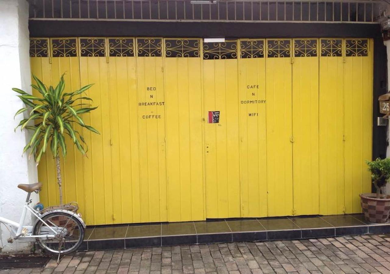 Ola Lavanderia Cafe Malacca Exterior photo