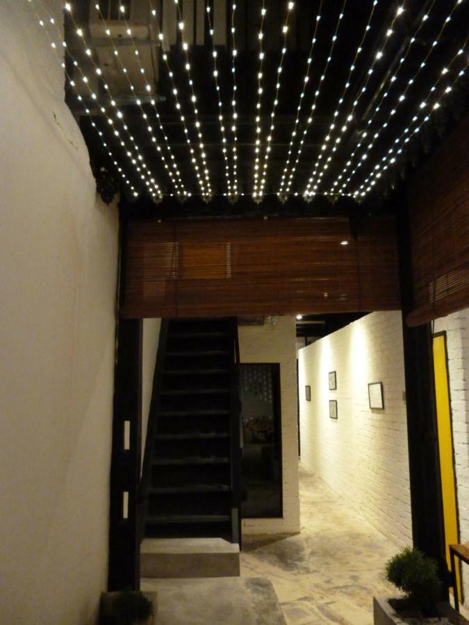 Ola Lavanderia Cafe Malacca Exterior photo